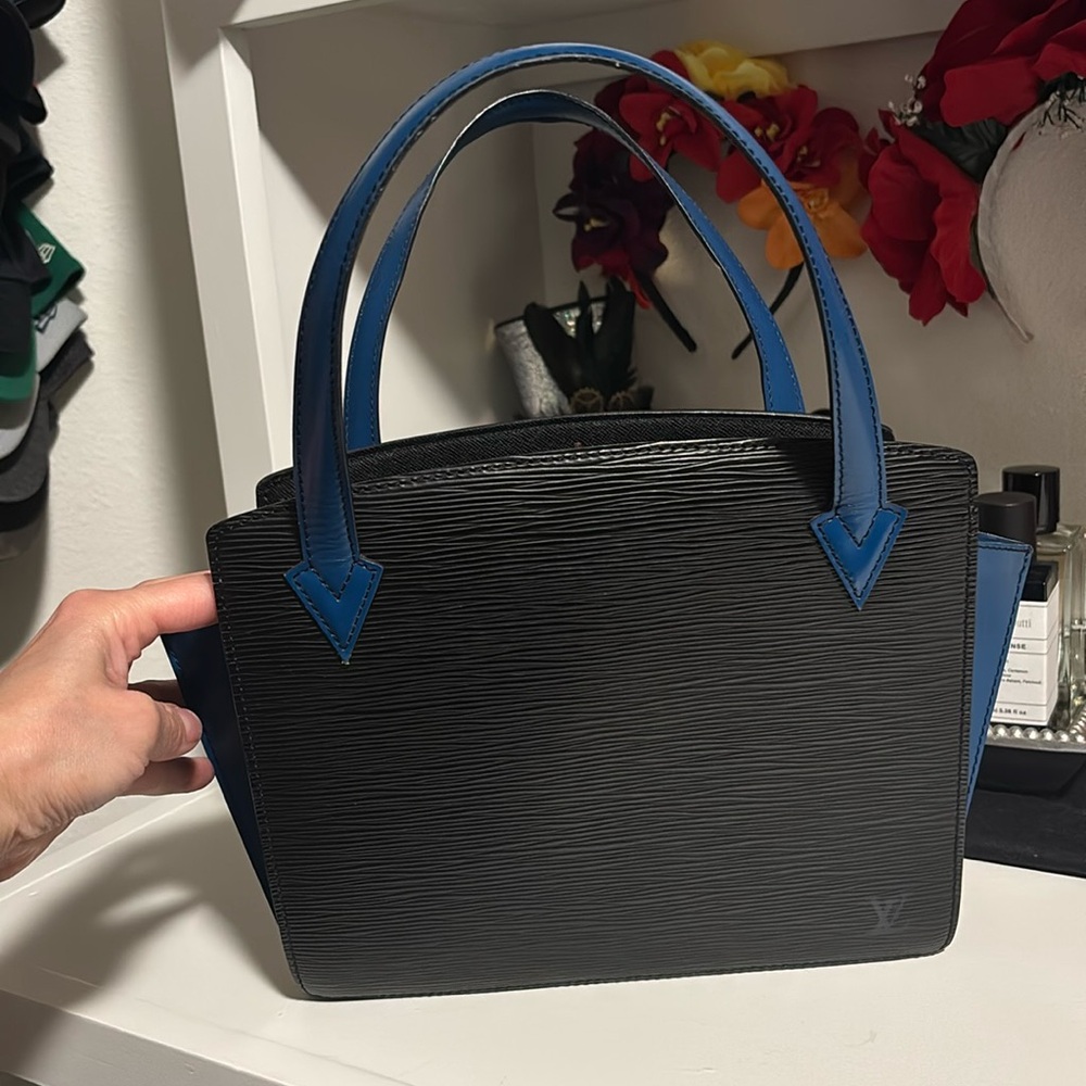 Louis Vuitton Authentic Purse